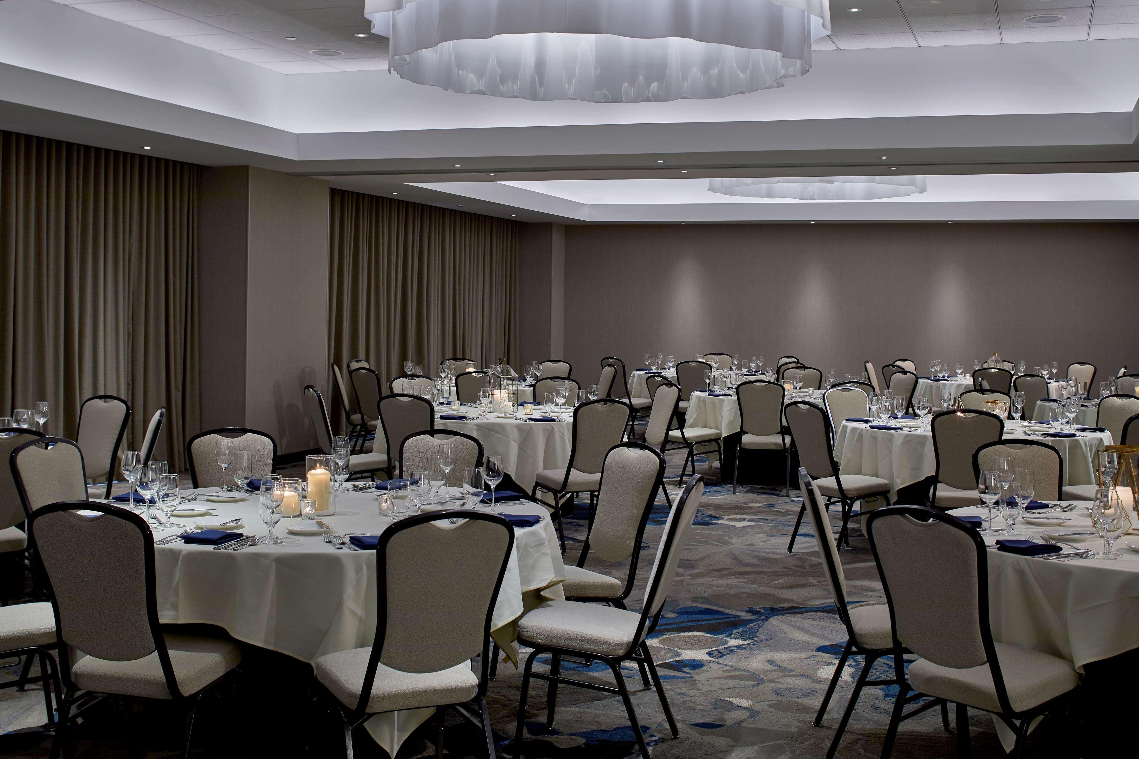 Hilton Garden Inn Rochester - University & Medical Center Exterior photo