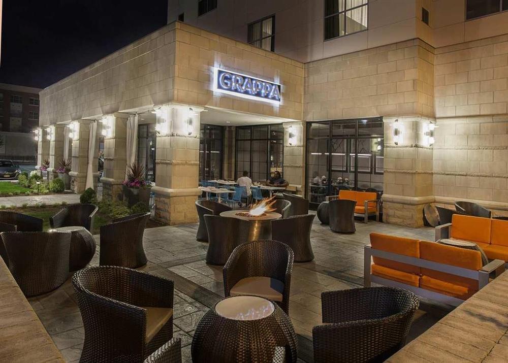 Hilton Garden Inn Rochester - University & Medical Center Restaurant photo
